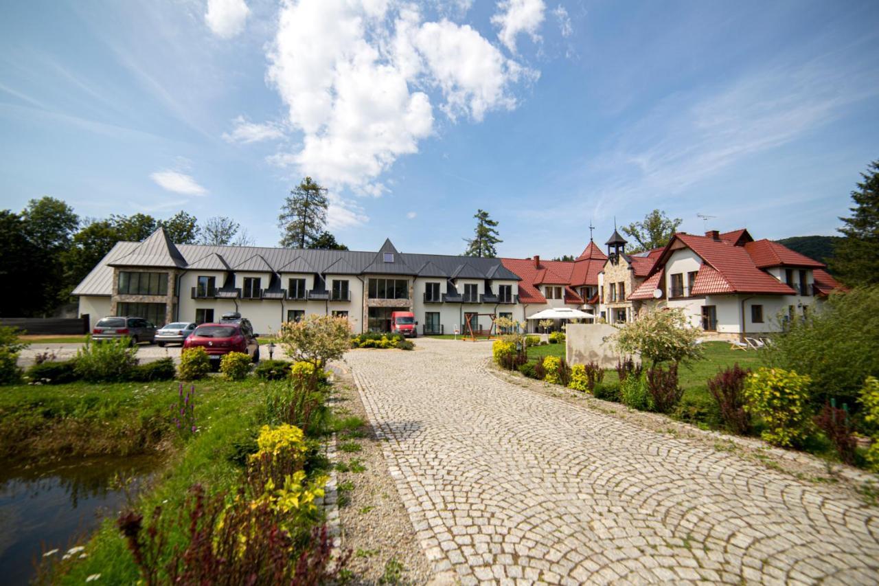 Carynska Resort & Spa Lutowiska Extérieur photo